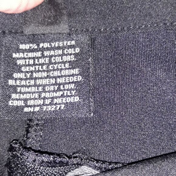 NWT. FILA  black crop pants sz 6 - Picture 7 of 7